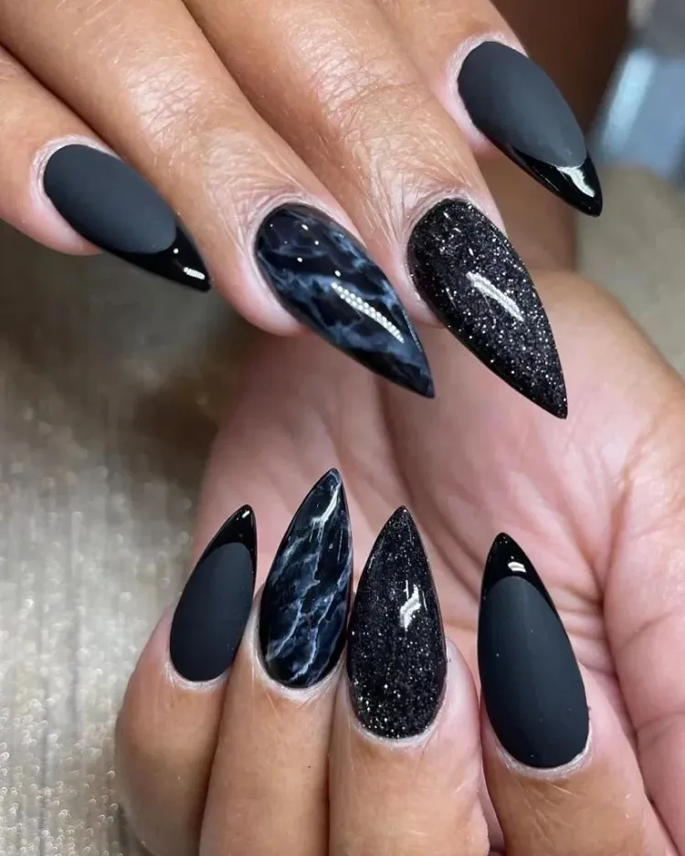 black halloween nails 2023