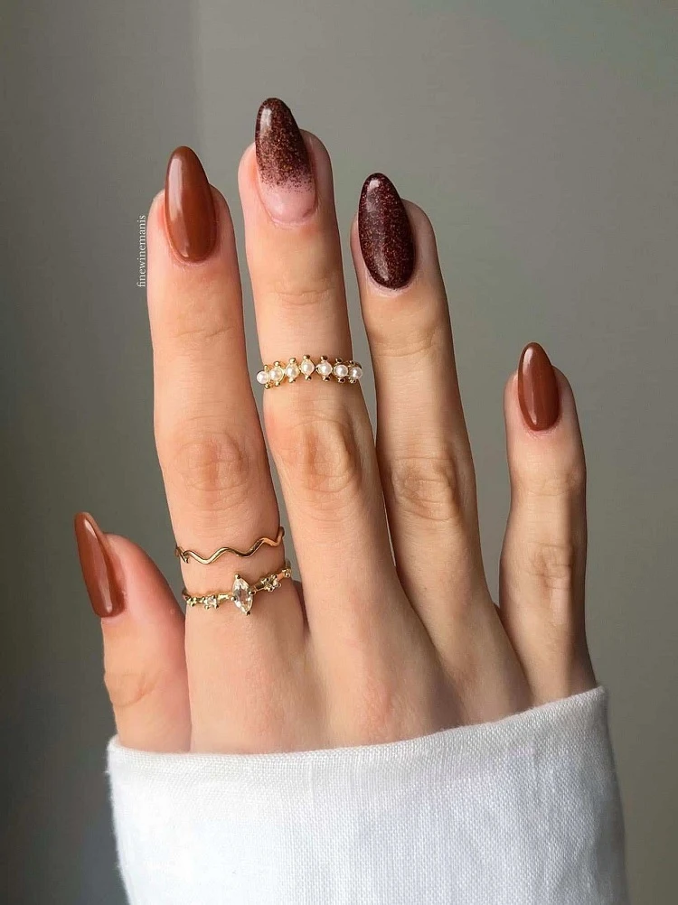 brown fall ombre nails with glitter