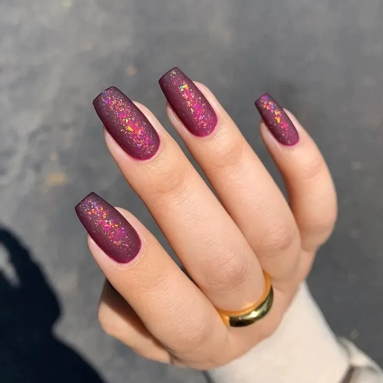 burgundy matte nails with glitter to welcome fall