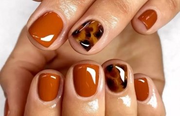 burnt orange september nail polish color trend 2023