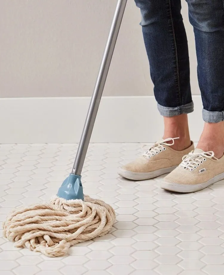 clean ceramic tiled floors thoroughly