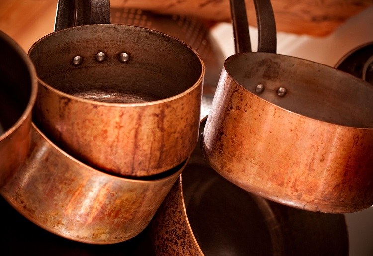 cleaning rusty dirty copper pans homemade remedies