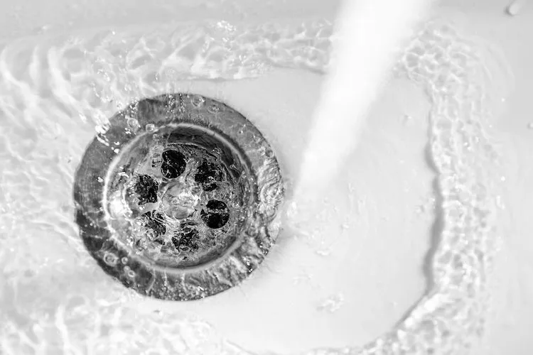 clogged drain cleaning with washing powder
