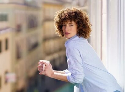 curly medium length bob hairstyles autumn 2023 hair trends