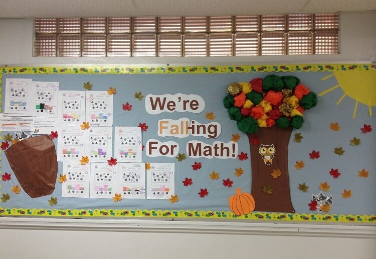 cute fall classroom door ideas