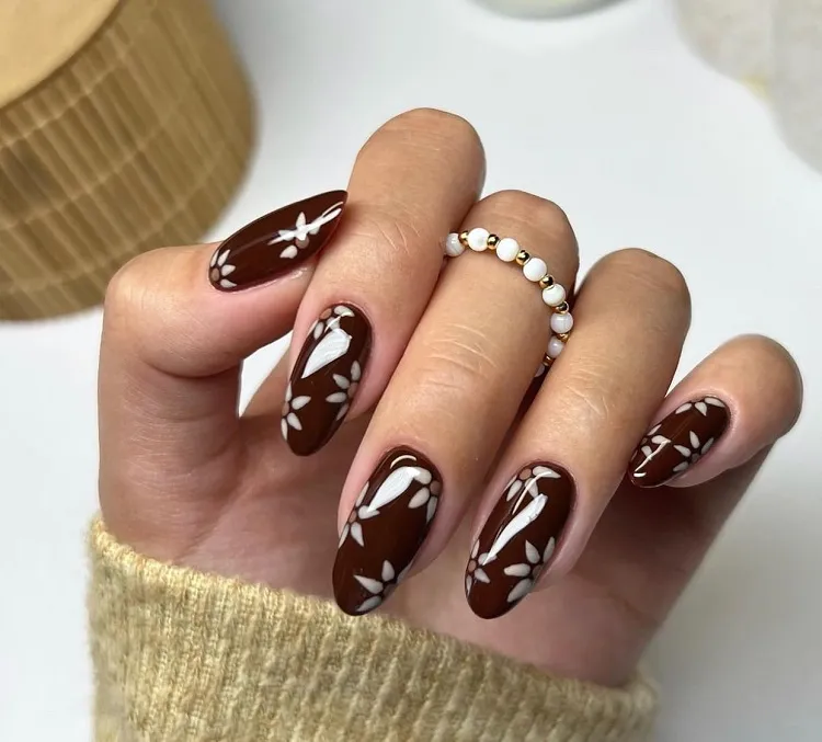 dark chocolate nails fall 2023 trends