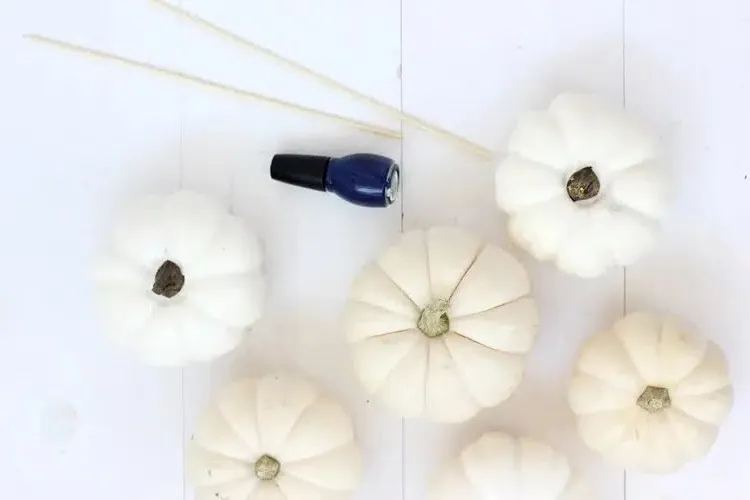 diy fall decoration easy to do with white pumpkins