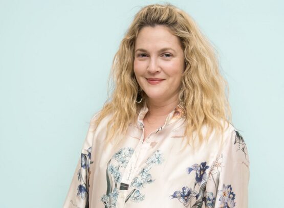 drew barrymore long wavy blond hair worst hairstyles round faces