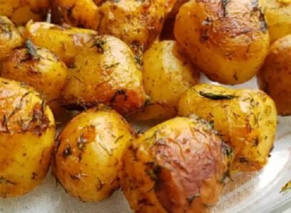 easy crockpot meals with seasoning herbs