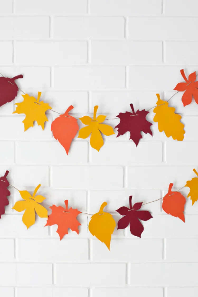 easy diy fall classroom decoration paper leaves garland