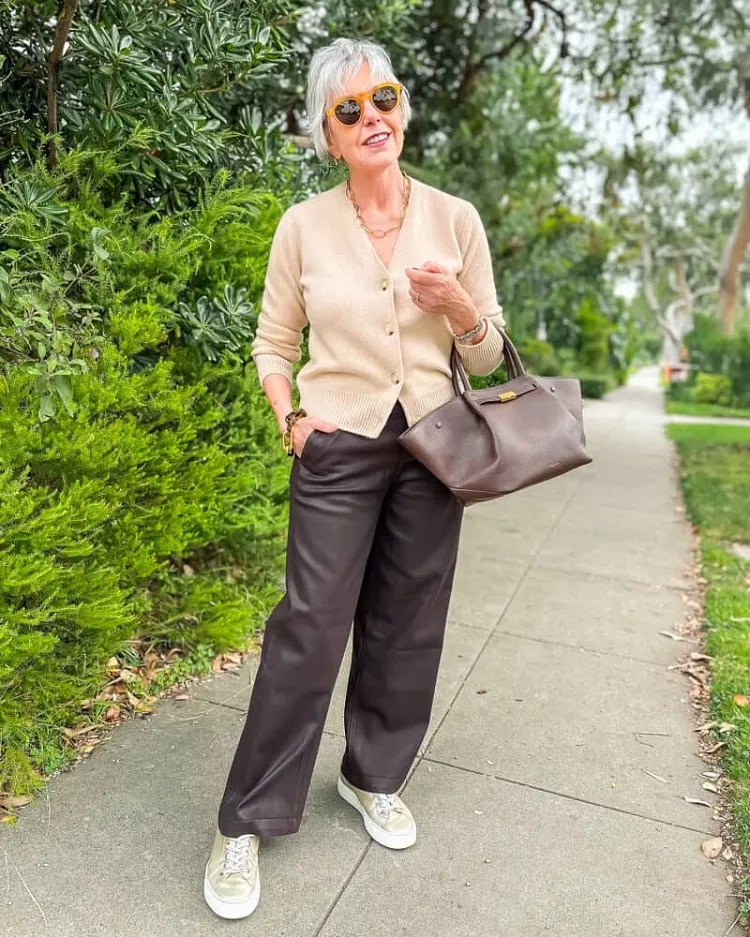 elegant fashion for women over 60 this fall 2023 fashion outfits ideas