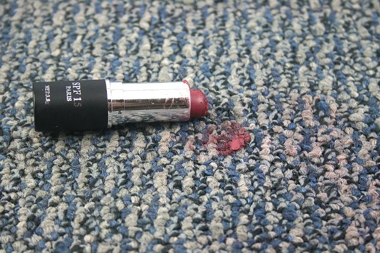 eliminate lipstick from carpet with detergent solution