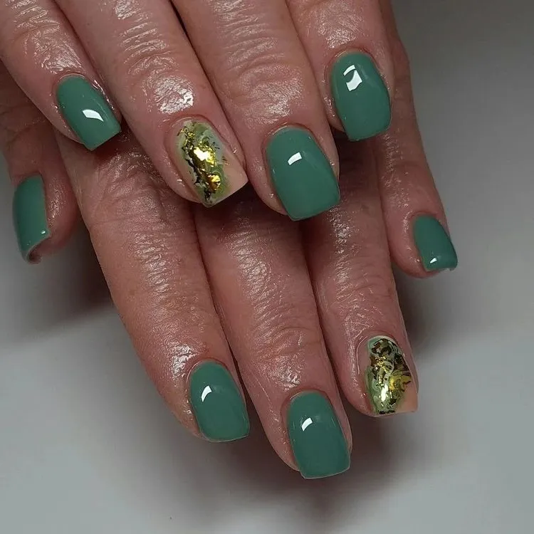 green and gold for an autumn manicure combination