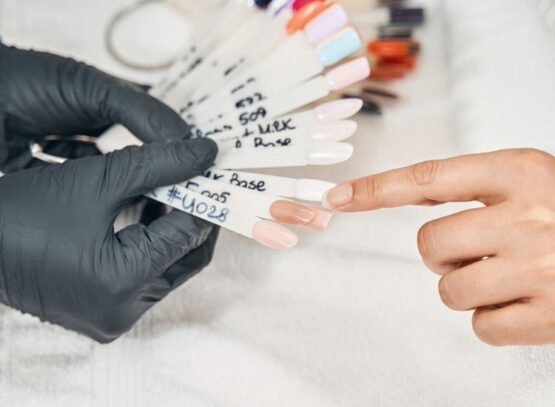 how to choose a nail polish color according to my skin undertone