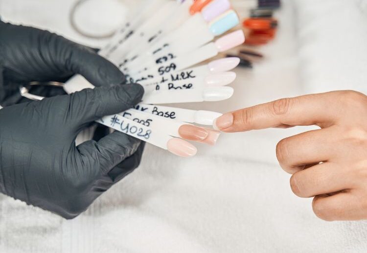 how to choose a nail polish color according to my skin undertone