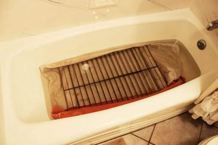 how to clean oven racks in bath tube with solution