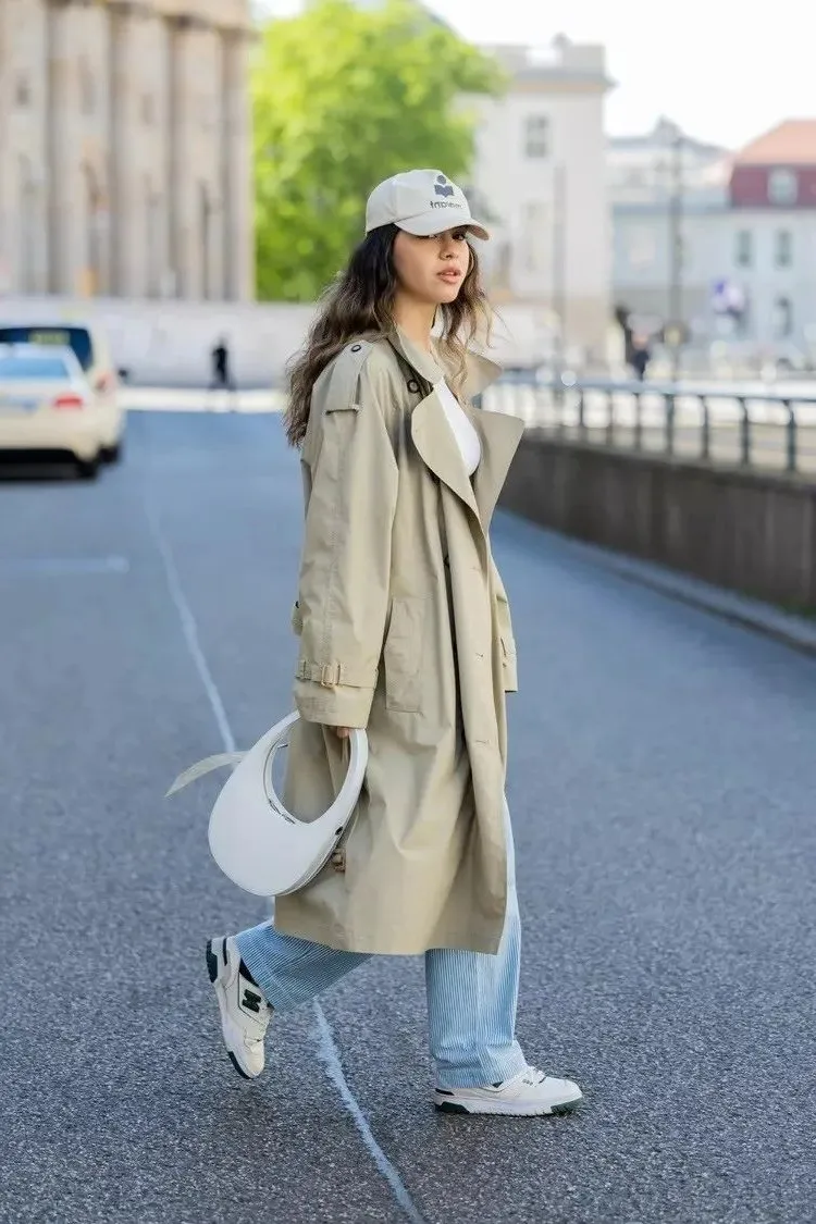 how to wear a trench coat casually fall 2023 outfit