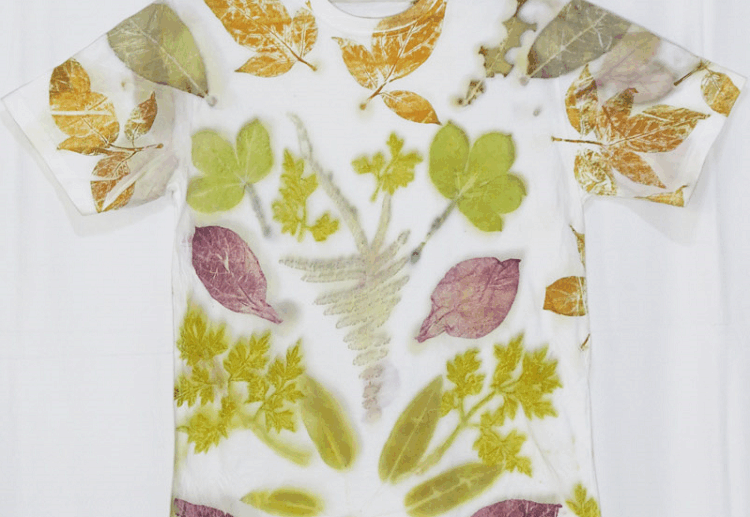leaf printing on fabric place the leaf face down