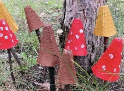 mushrooms crafts with egg cartons for autumn as decoration for garden beds and pots crafts with egg cartons for autumn min