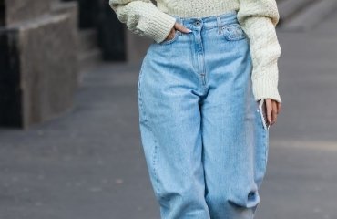 oversized jeans autumn 2023 fashion trend how to style tips outfit ideas