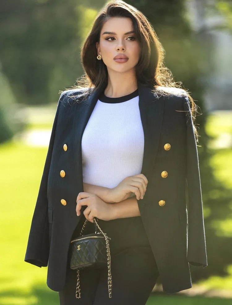 quiet luxury blaxer for fall 2023 women outfit ideas