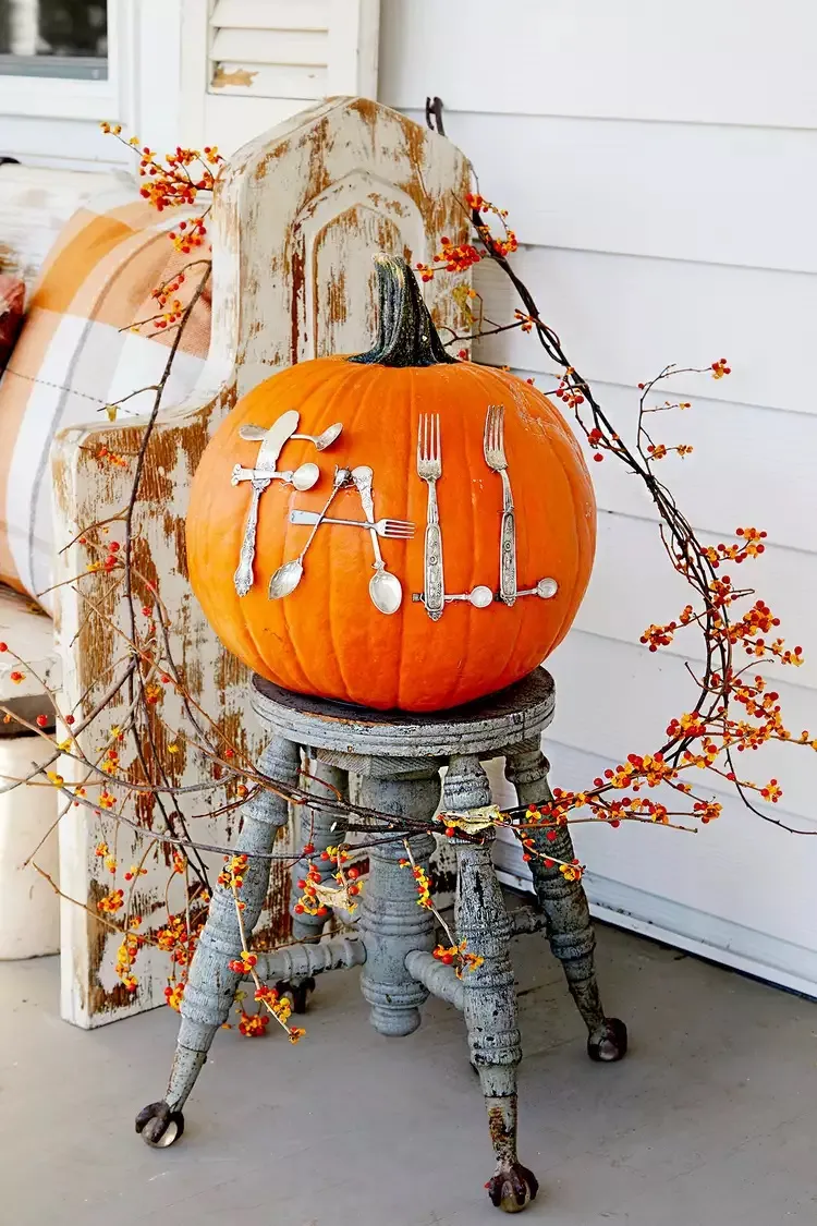 reuse old silverware pumpkin decoration idea wire floral pins fall front porch decor 2023