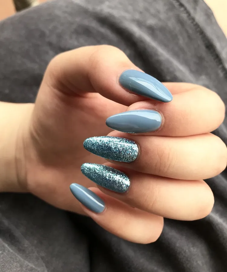september nails with glitter blue