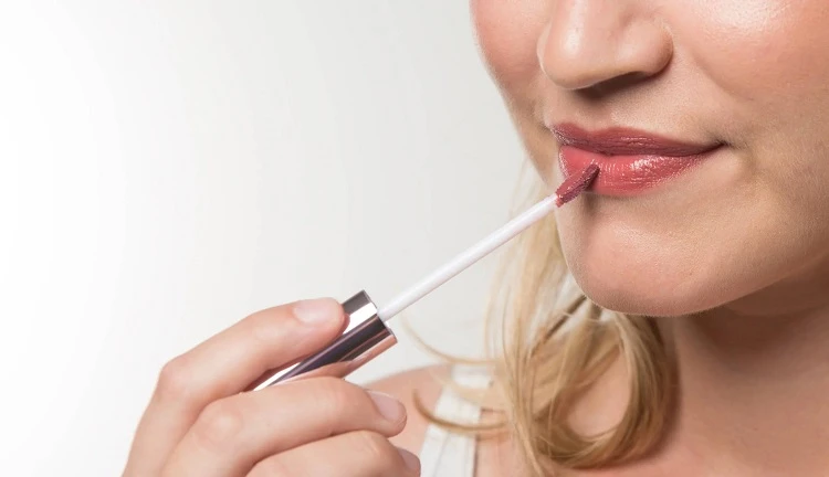 should older women wear matte or satin lipstick can over 50 wear matte lipstick