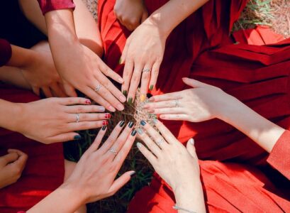 should you match your nail polish to your outfit how