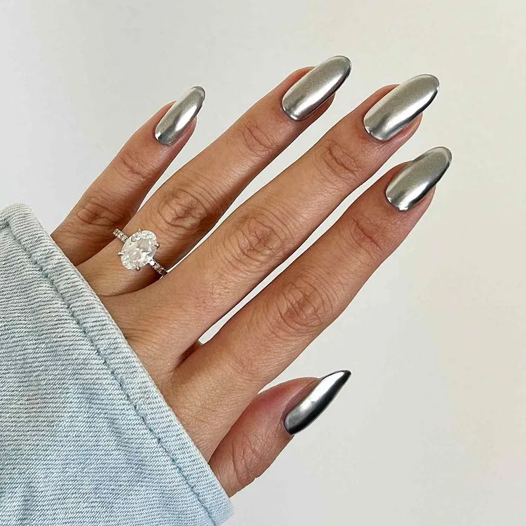 silver matte velvet chrome nails fall 2023 manicure trends