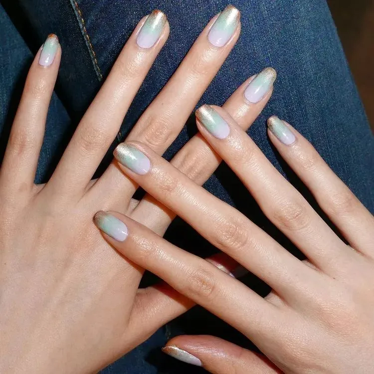 sublte sparkly french ombre nails