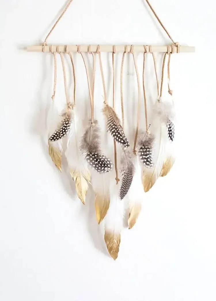 wall decor with feathers make yourself a few steps