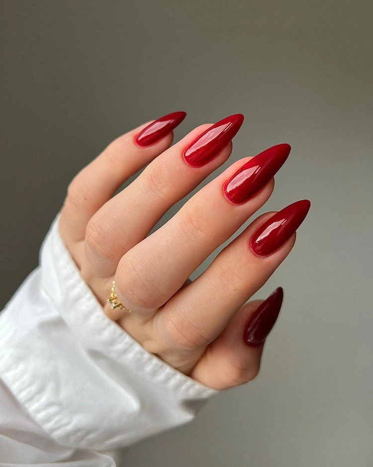 wear red nails to the office
