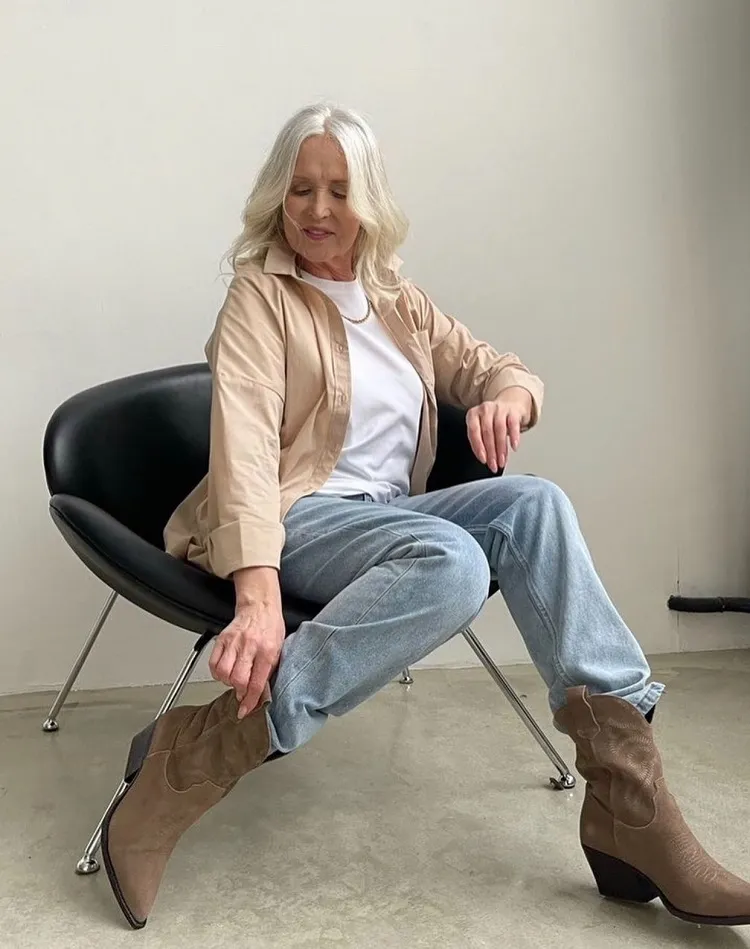 what are the best jeans for a 70 year old woman to wear in fall 2023