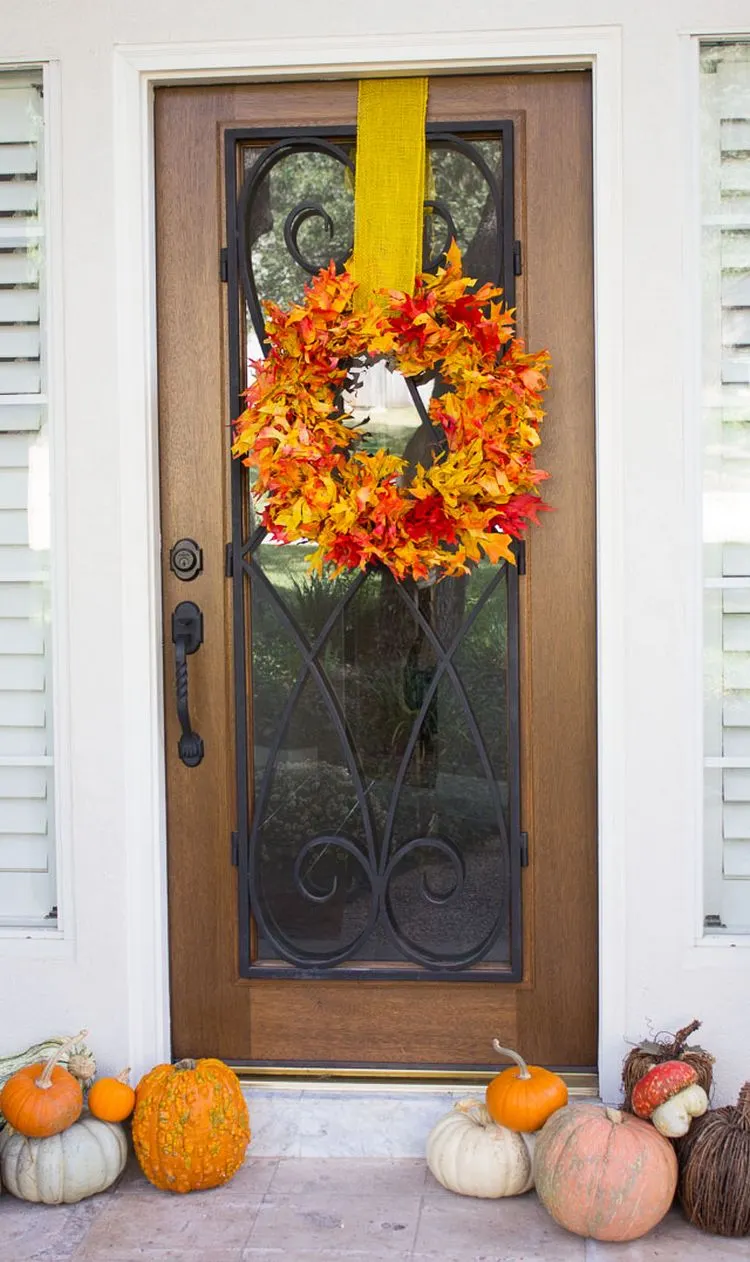 diy fall wreath from leaves