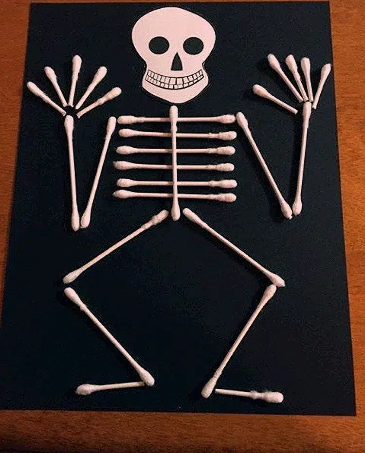 easy halloween crafts with cotton buds and cardboard