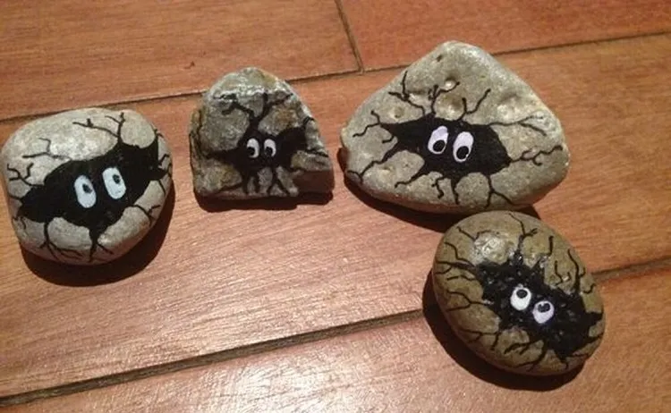 easy halloween rock painting ideas