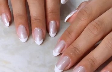 glazed french nails are the minimalist nail trend for fall 2023