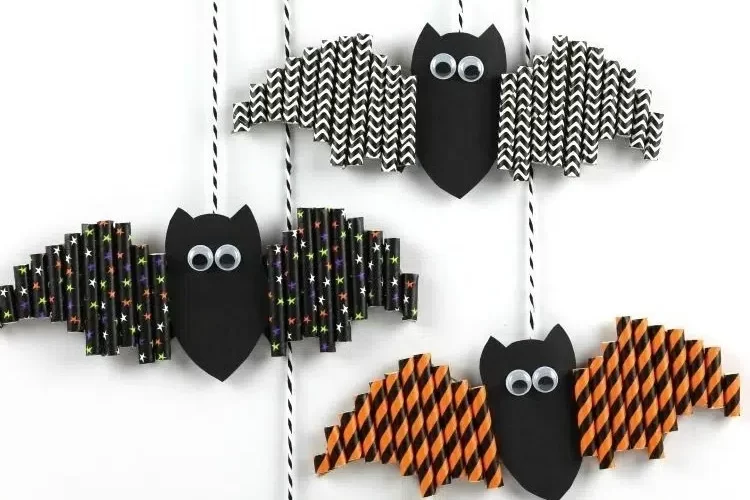 halloween craft with paper straws flying bats