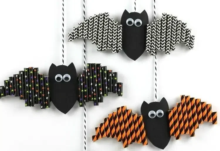 halloween craft with paper straws flying bats