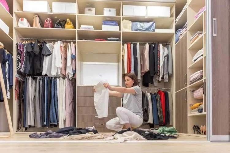 what is reverse decluttering and how it works