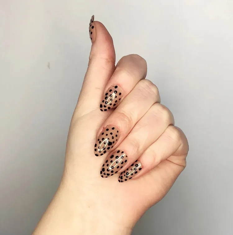 black dot nails
