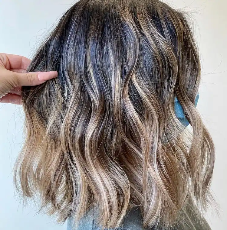 blonde ombre hairstyle with highlights