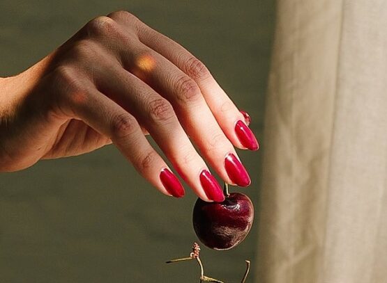 classic cherry red short nails design fall 2023
