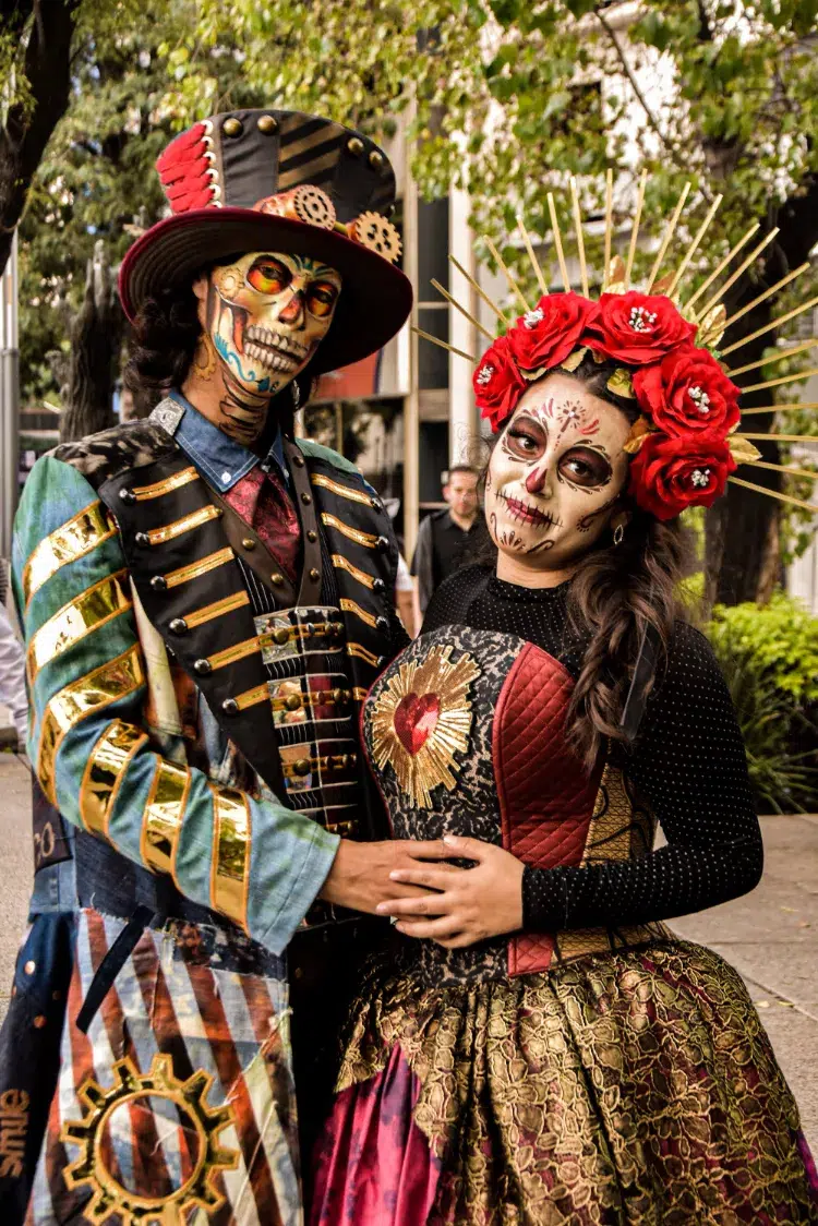couple halloween costumes all saint in mexico pexels eduardo gonzalez