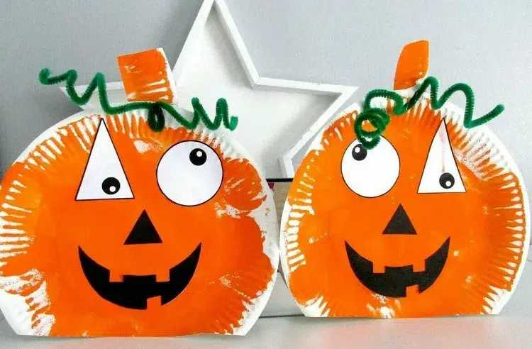 diy halloween pumpkin with paper plates