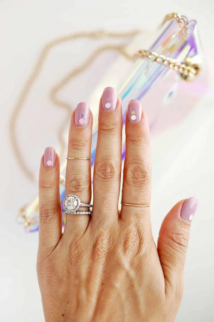 elegant dot nails for women over 40