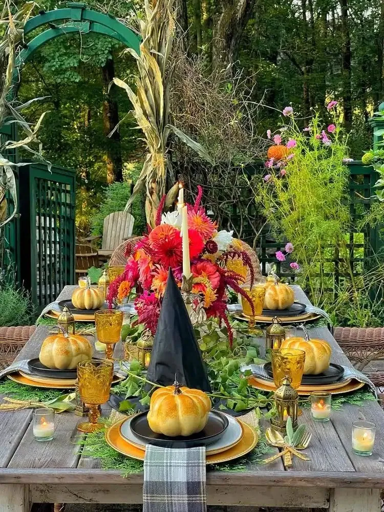 fall outdoor garden table decor 2023