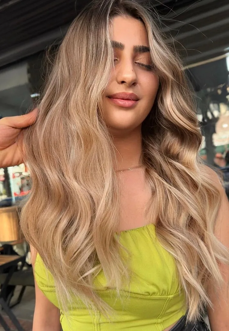 golden blonde gradient hair balayage