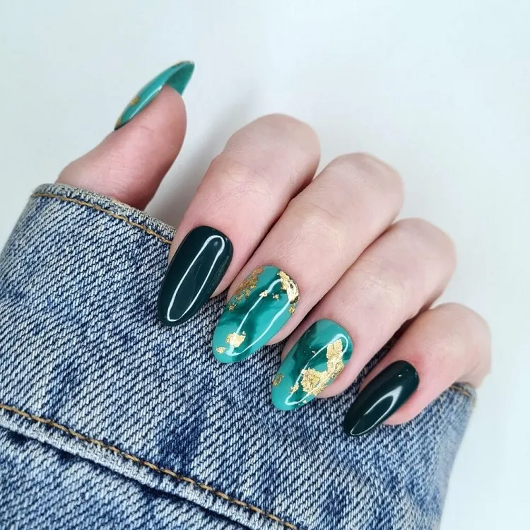 green marble gold leaf elegant dark fall nails design 2023